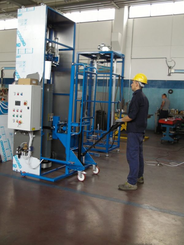 ICS1850 gas cylinder inside cleaning machine with CLAMPING DEVICE